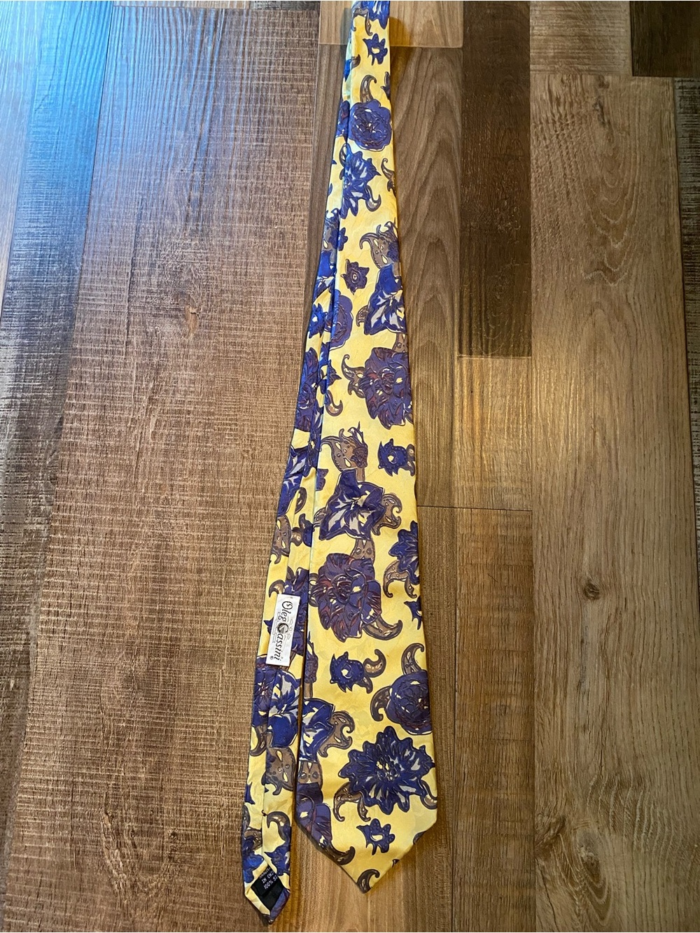 Source Unknown Yellow Tie with Blue Floral Pattern